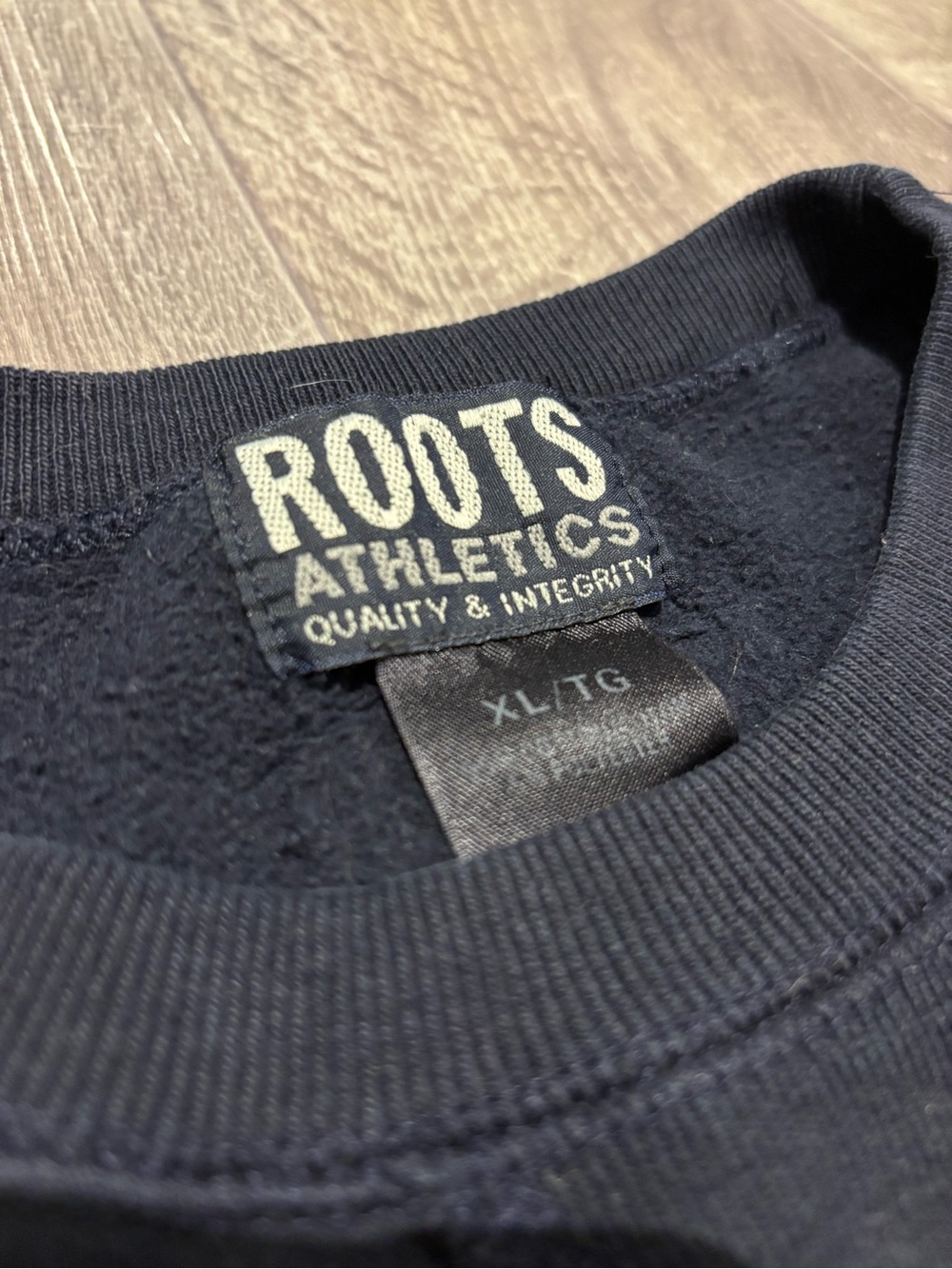 Roots Men's Navy Crewneck Sweatshirt with Red Lettering - Picture 3 of 3